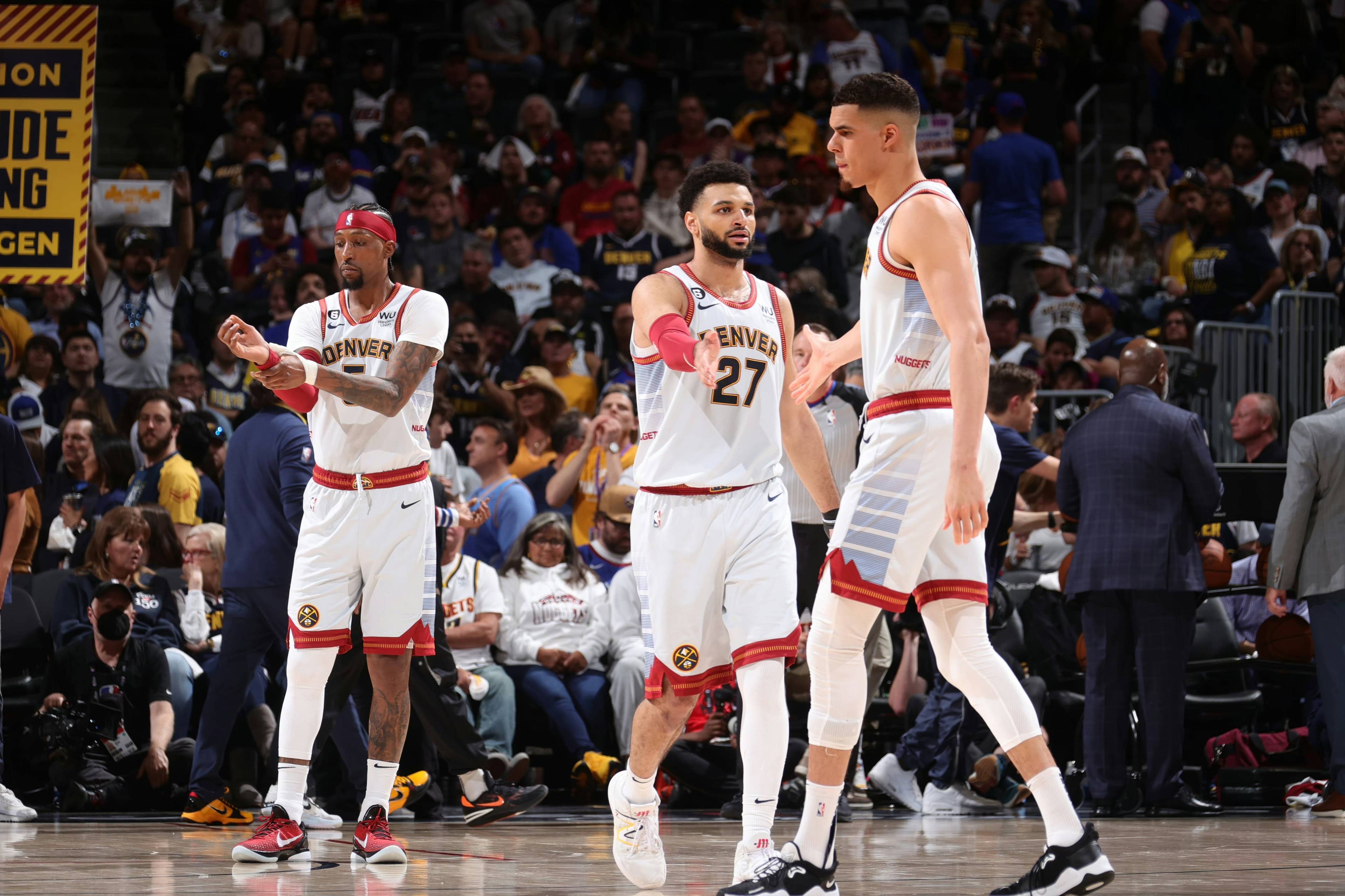 看起来更像 看起来更像