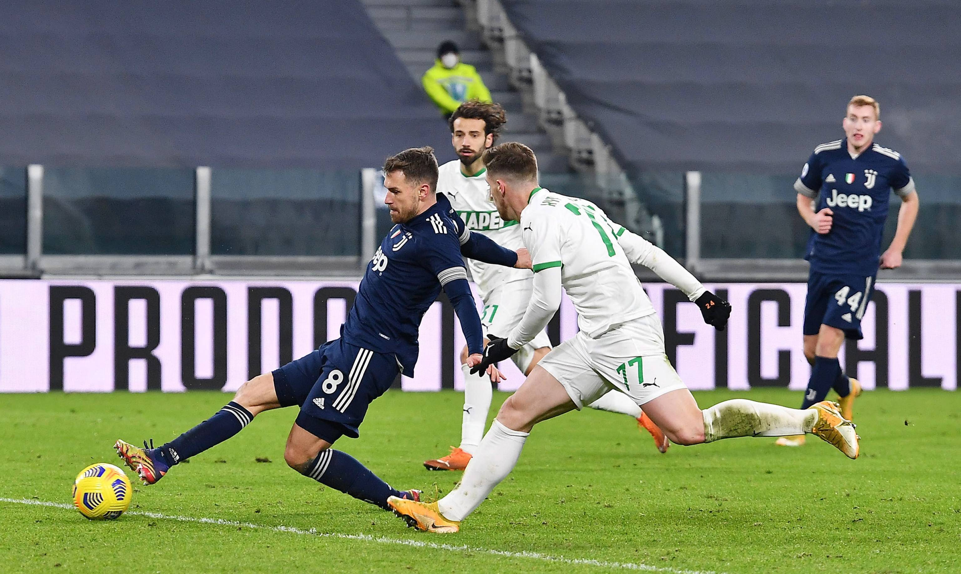 角与艇体纵 角与艇体纵